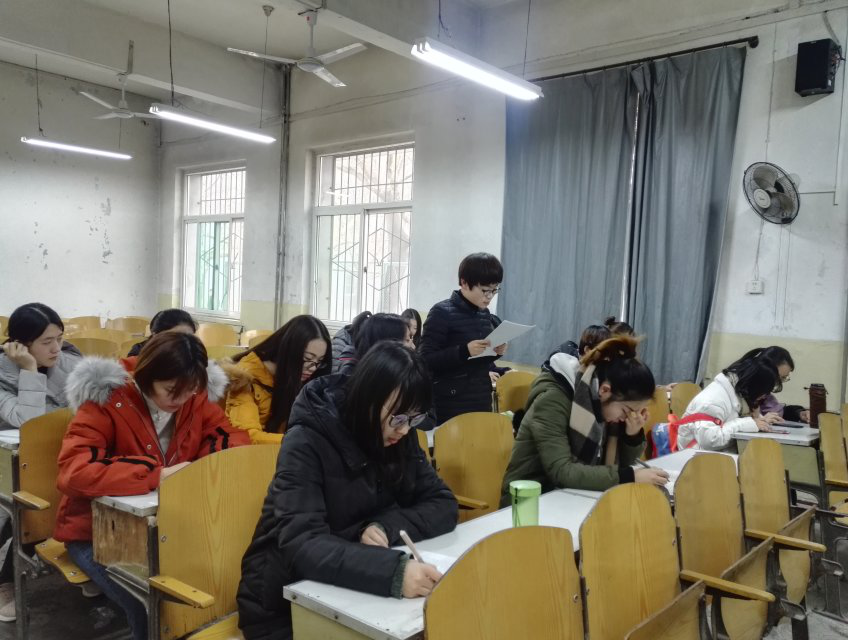 同志们踊跃发表自己观点,从内涵、意义、做法三个方面对“红船精神”进行系统性的阐释